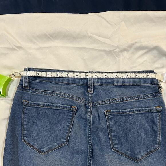 Medium wash skinny jeans - Picture 7 of 8